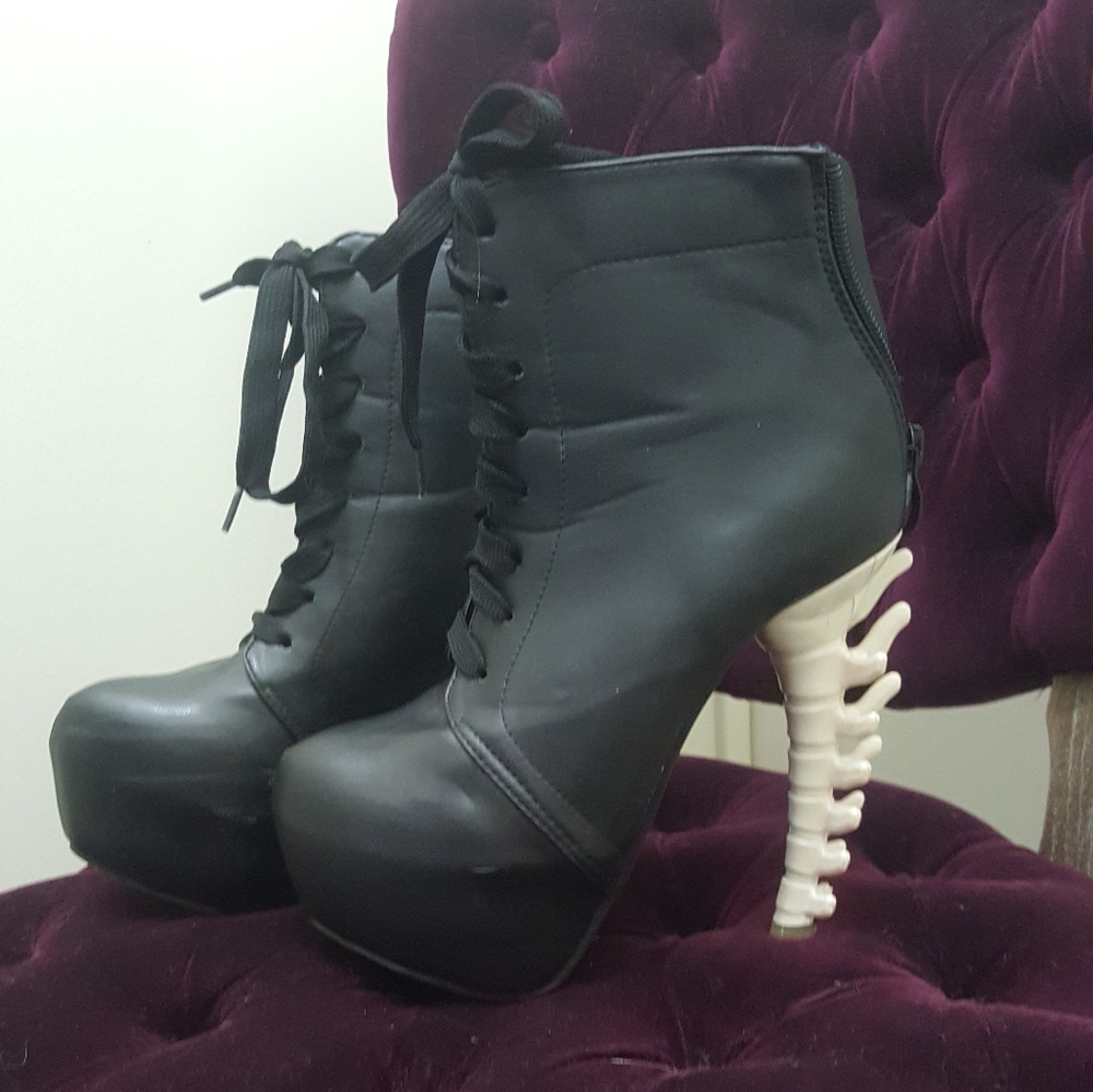Spine Platform Heels Black From Show Story
